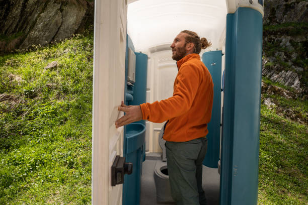 Best Portable toilet rental cost  in Alum Creek, WV